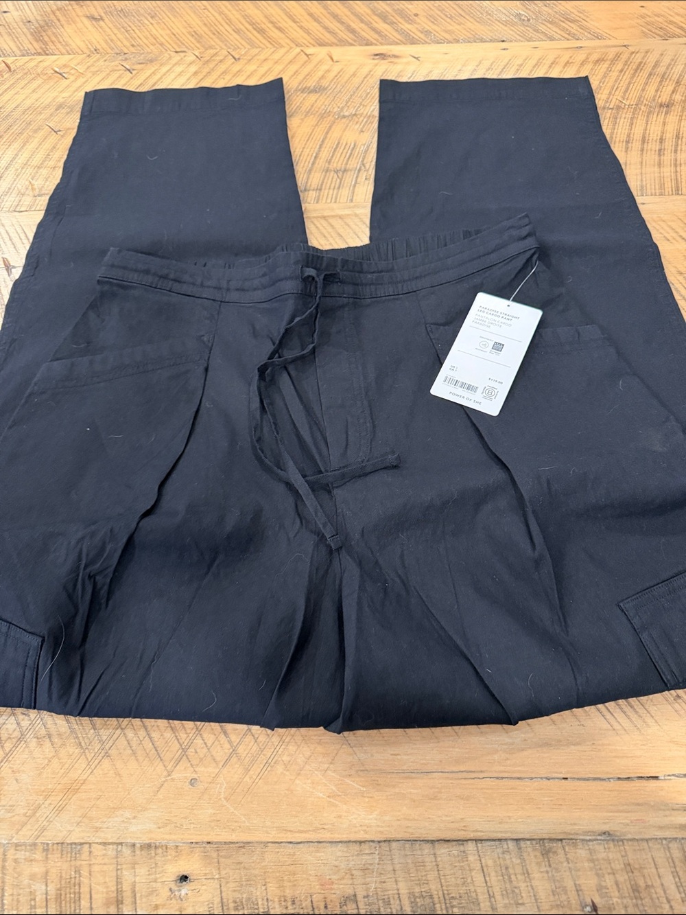NEW Athleta Women’s Paradise Straight leg cargo pants with drawstring waist